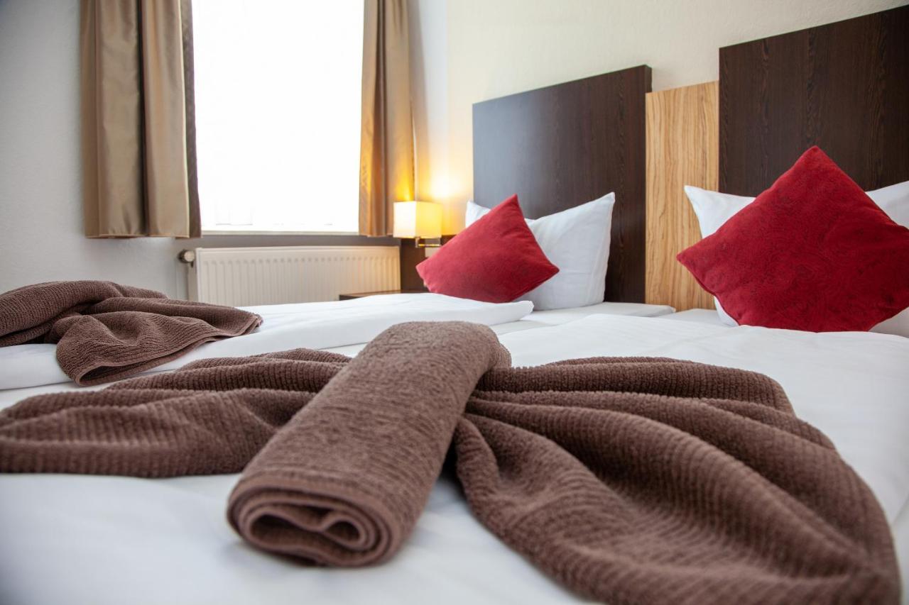 Seehotel Zum Loewen Strasen Экстерьер фото